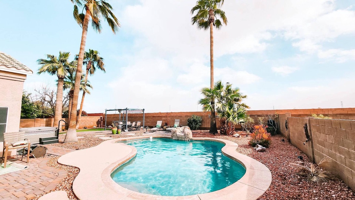 Avondale House | Avondale Pool Amazing Backyard Perfect for working crews and mid term stays