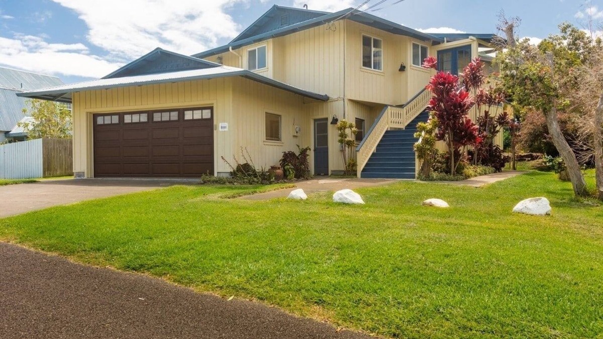 Waimea House | Awaa Place at Kamuela Heights by RedAwning