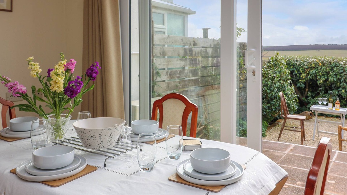Malborough Cottage | AWALEK, CUMBER CLOSE, pet friendly, with a garden in Malborough