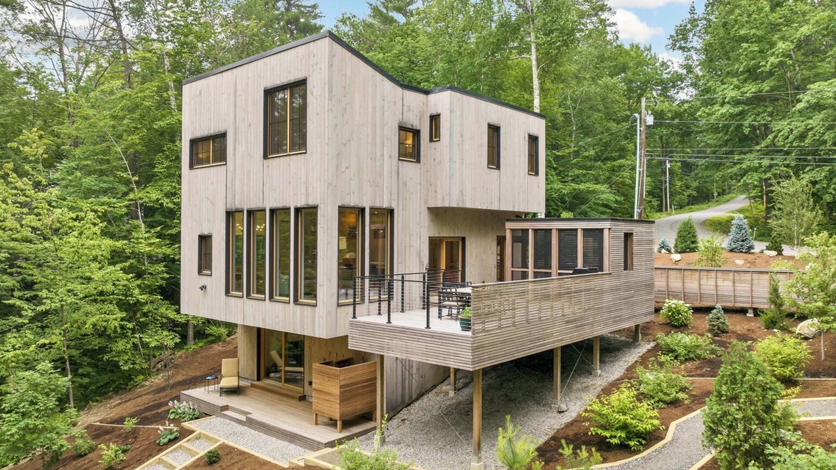 Meredith House | Award Winning Lake Waukewan Home sleeps 10 featured in Forbes Magazine