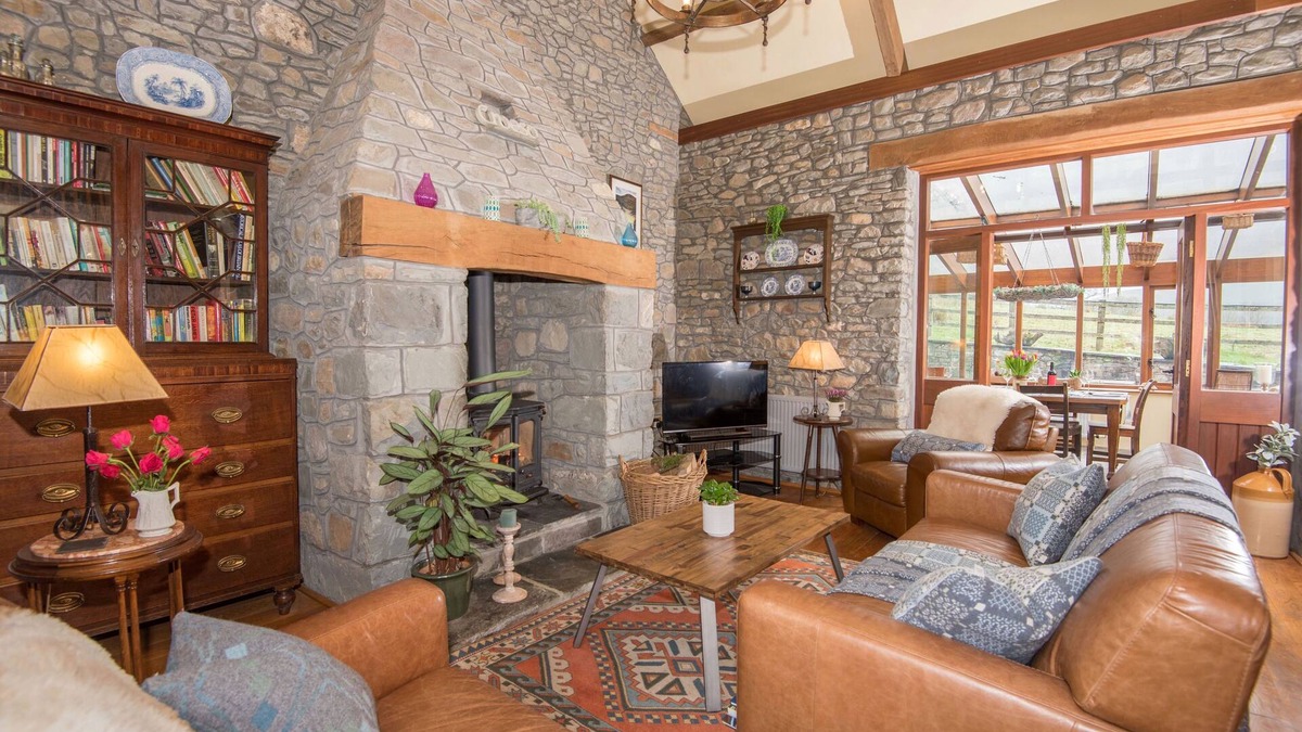 Llandovery House | Award winning, secluded barn in Brecon Beacons. A sanctuary to relax.