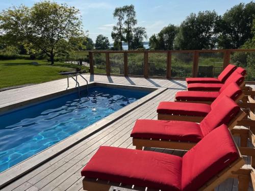 Cherry Valley House | Away in the County-Sandbanks Pec