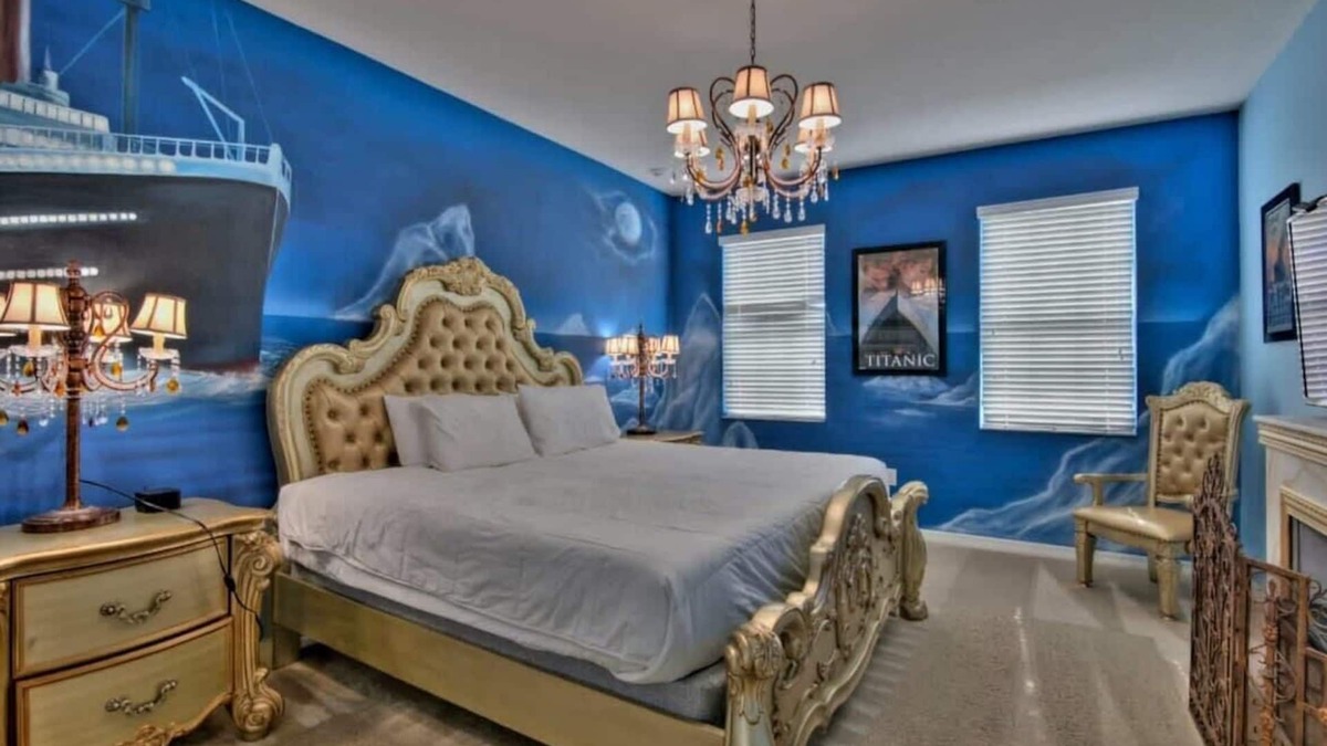 Loughman Villa | Awesome 14br Villa w/ bowling, games by Disney