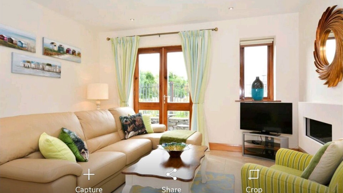 Galway City Centre Apartment | Awesome 3-bedroom riverside Cathedral view in City Centre