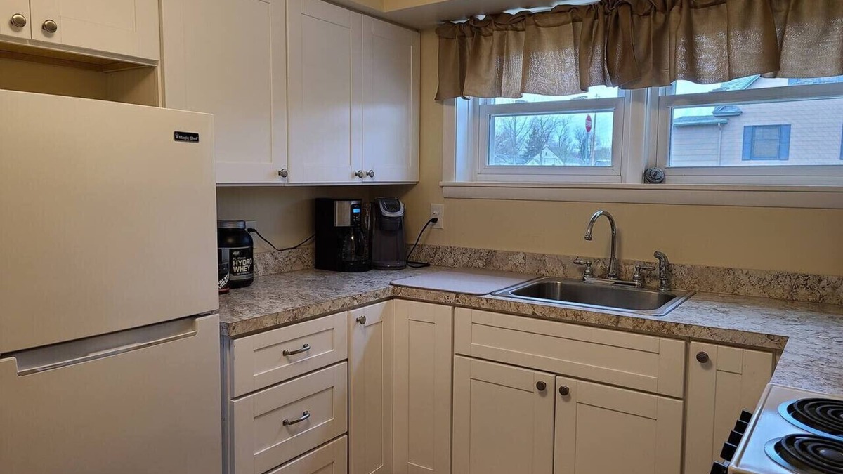 Miles City Apartment | Awesome Abode with a Garage!