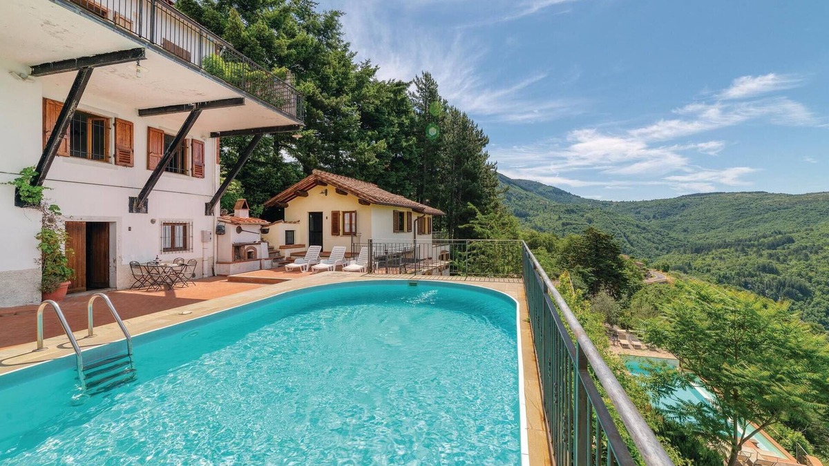 Loro Ciuffenna Apartment | Awesome apartment in Loro Ciuffenna AR