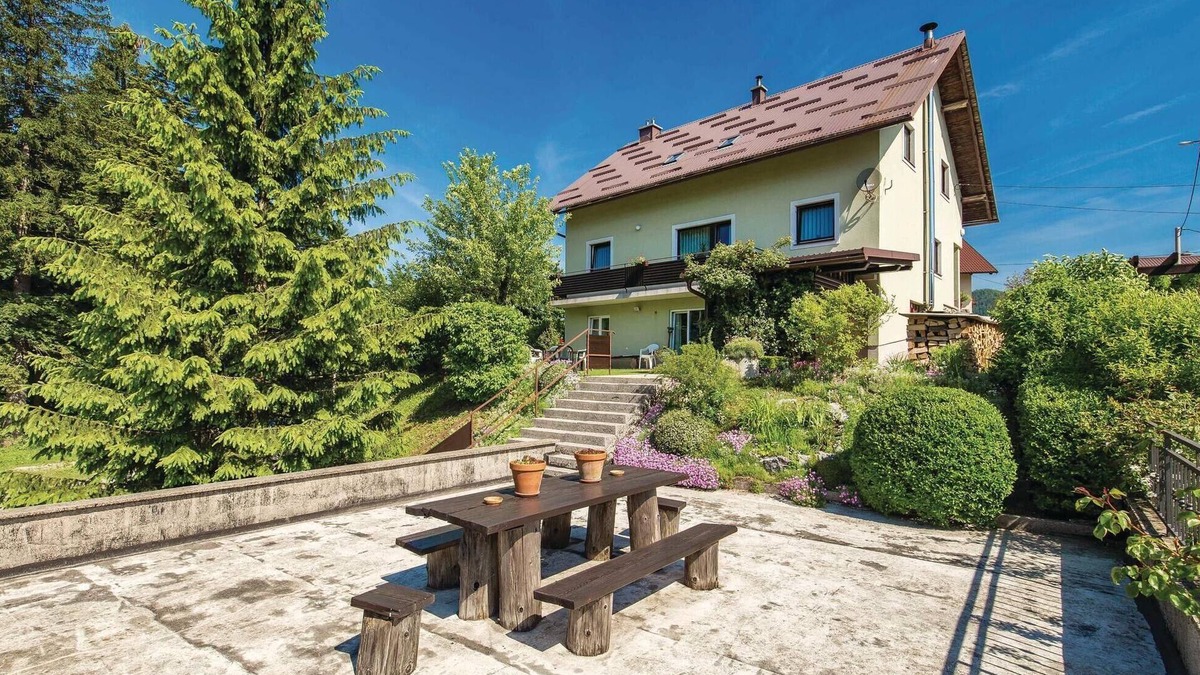 Delnice Apartment | Awesome apartment in Delnice with WiFi