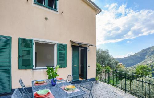 Poggio Favaro-San Bernardo Apartment | Awesome Apartment In Bogliasco With Wifi