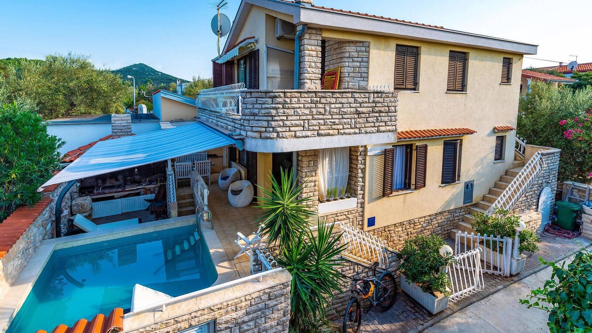 Zdrelac Apartment | Awesome apartment in Zdrelac with sauna