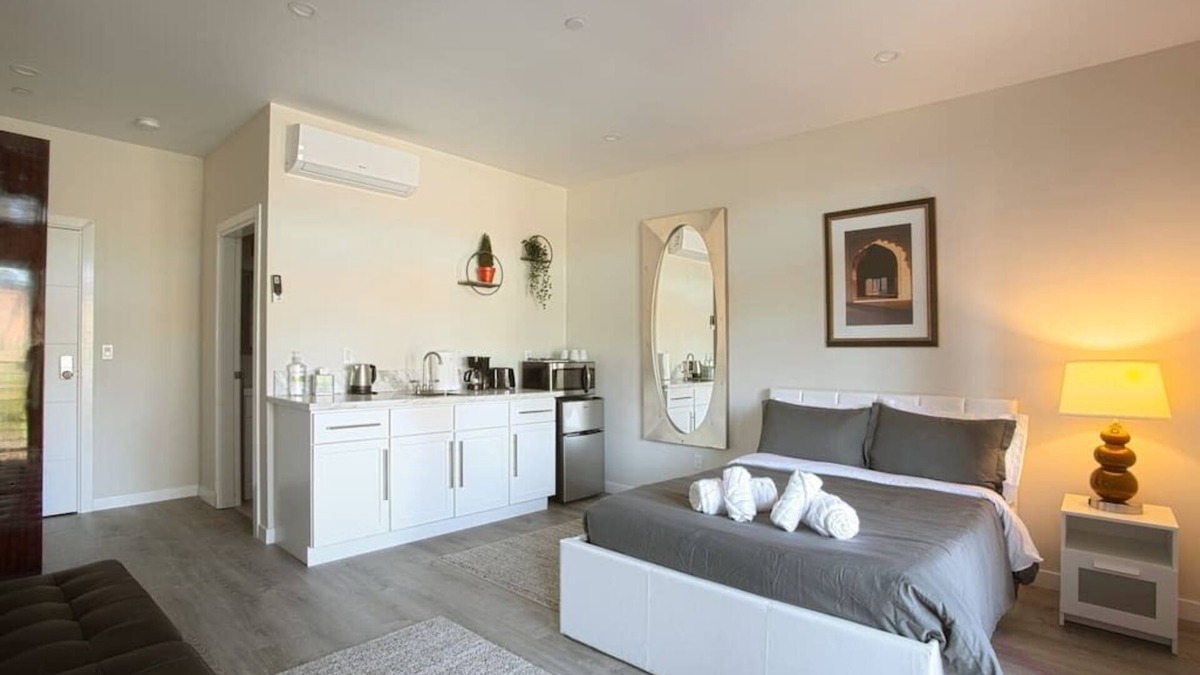 Bankers Hill Apartment | Awesome Balboa and Downtown View with Cozy Patio