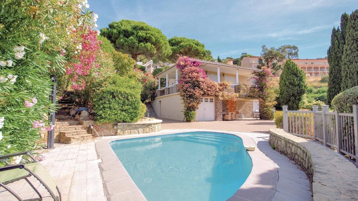 Le Rayol House | Awesome home in Rayol-Canadel-sur-Mer