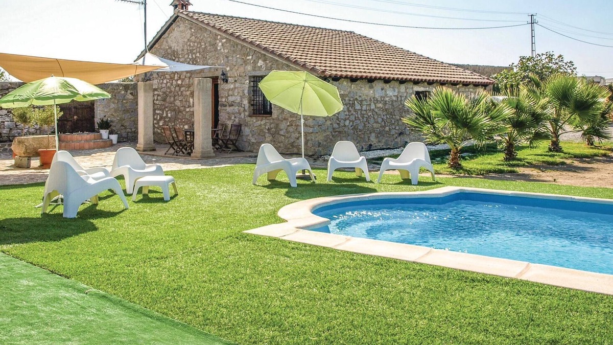 Villanueva del Duque House | Awesome home in Villanueva del Duque