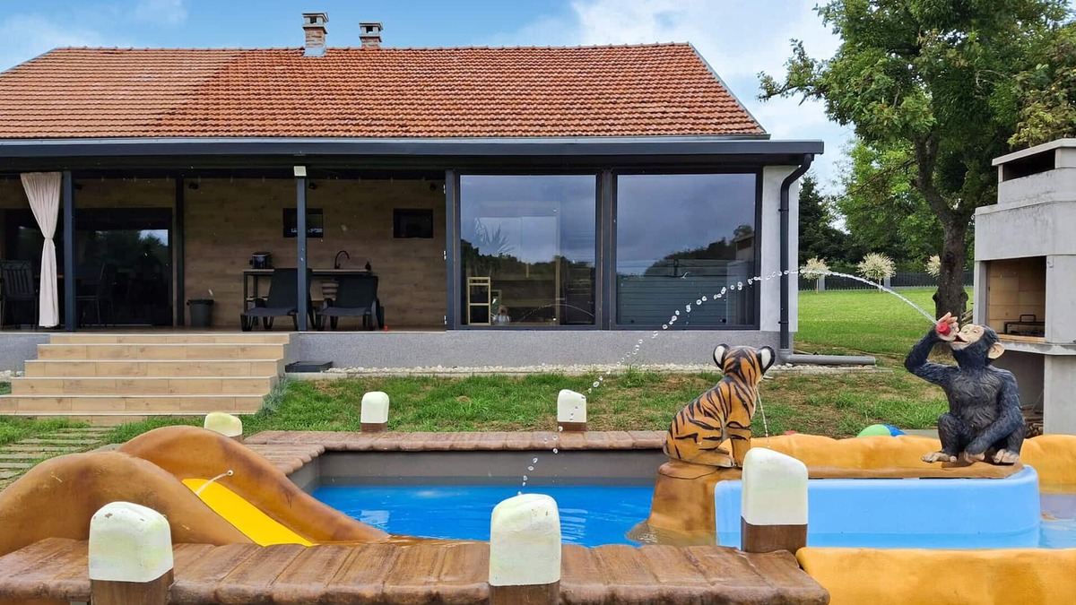 Sveti Ivan Zabno House | Awesome home in Sveti Ivan Zabno