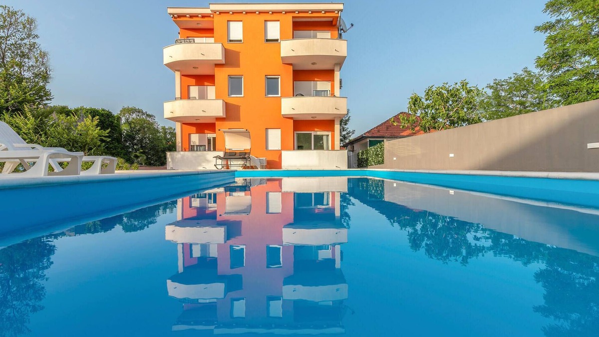 Bibinje House | Awesome home in Bibinje with kitchen