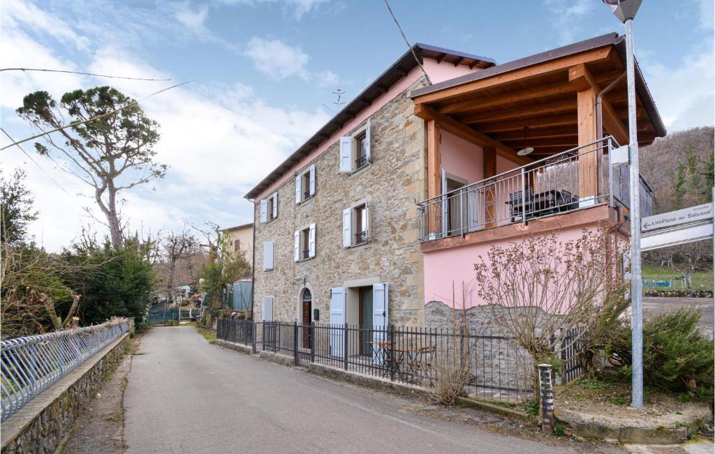 Burzanella House | Awesome Home In Burzanella With Kitchen