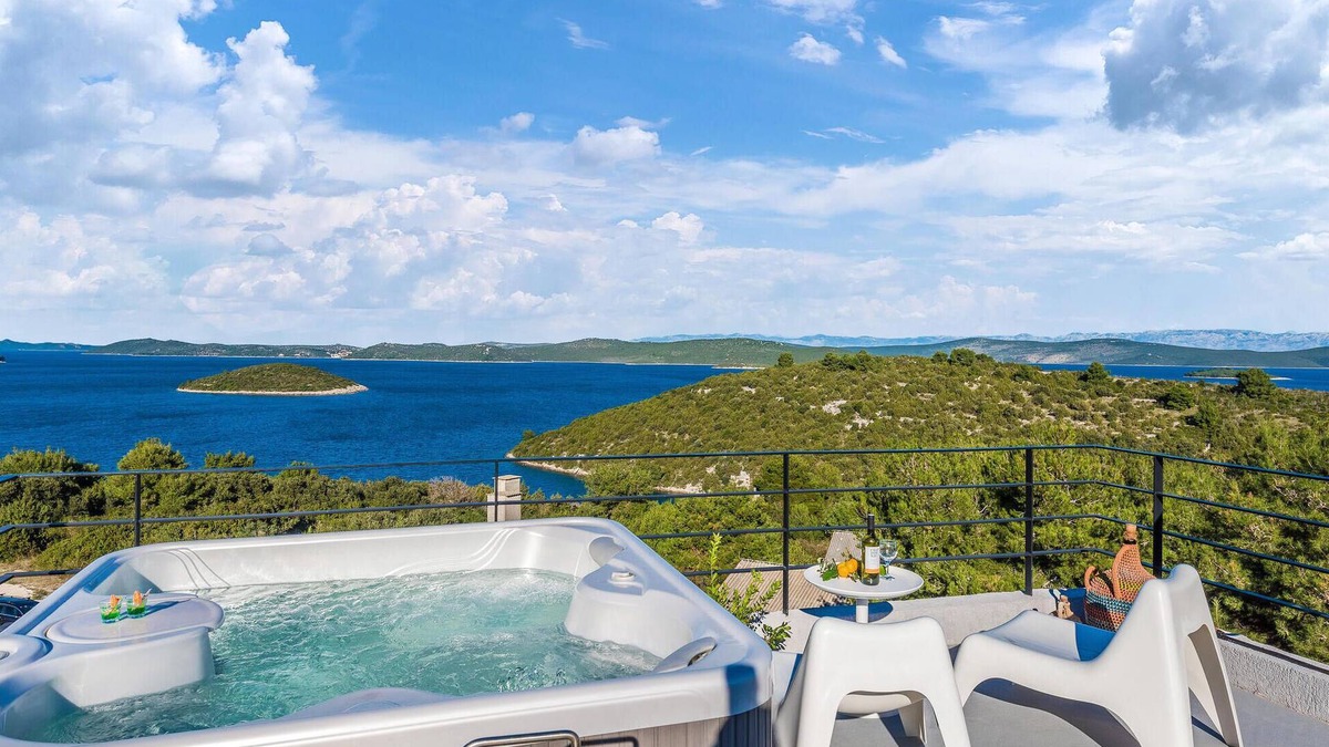 Dragove House | Awesome home in Dragove with WiFi