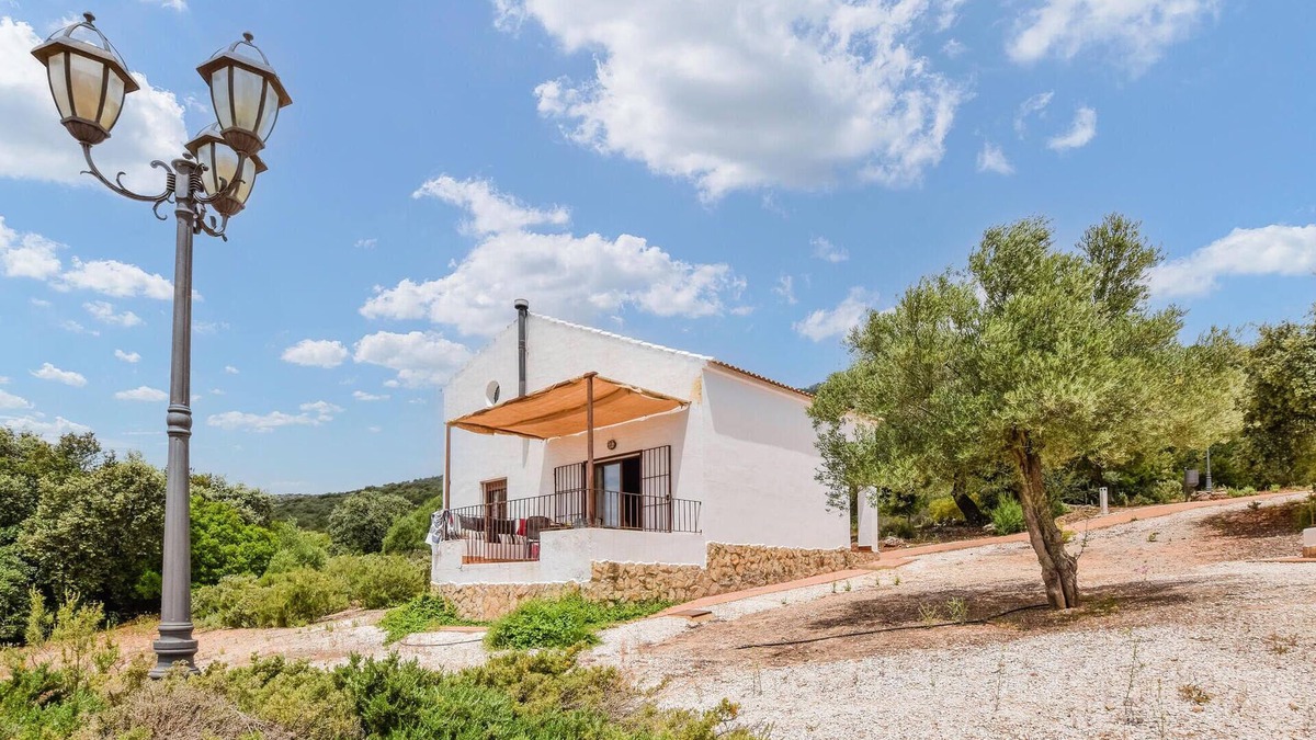 Estepa House | Awesome home in Estepa with kitchenette