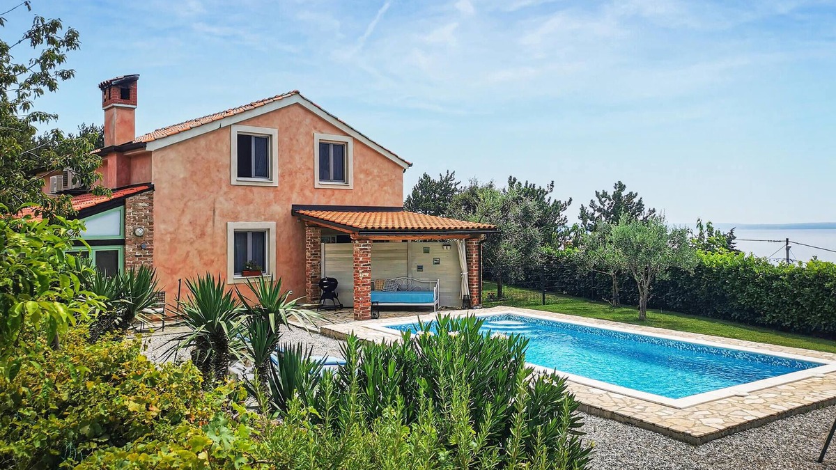 Zurkovo House | Awesome home in Kostrena