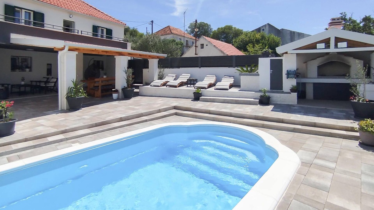 Ljubitovica House | Awesome home in Ljubitovica