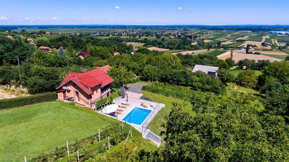 Ludbreg House | Awesome home in Ludbreg