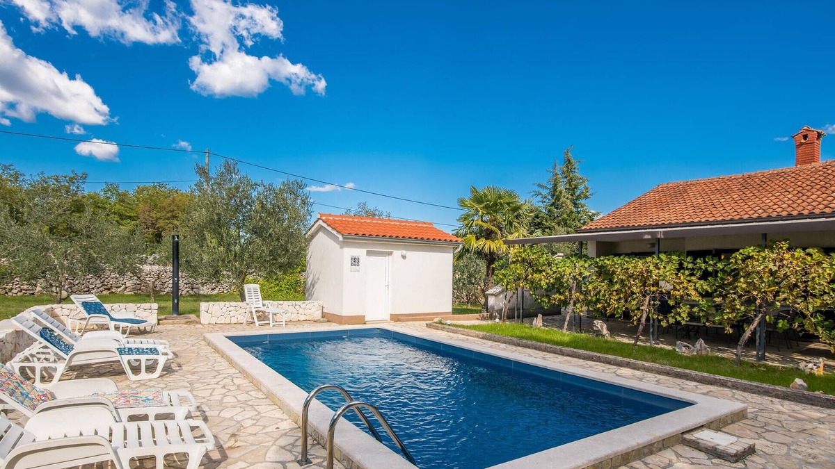 Gostinjac House | Awesome home in Malinska with WiFi
