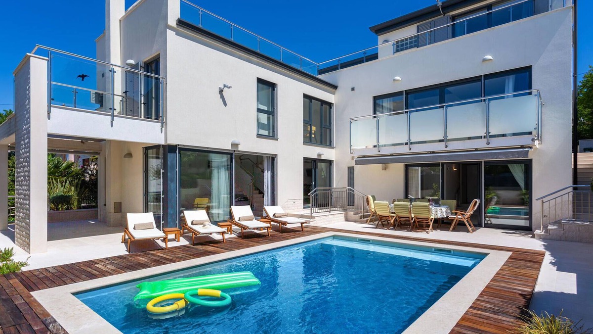 Njivice House | Awesome home in Njivice