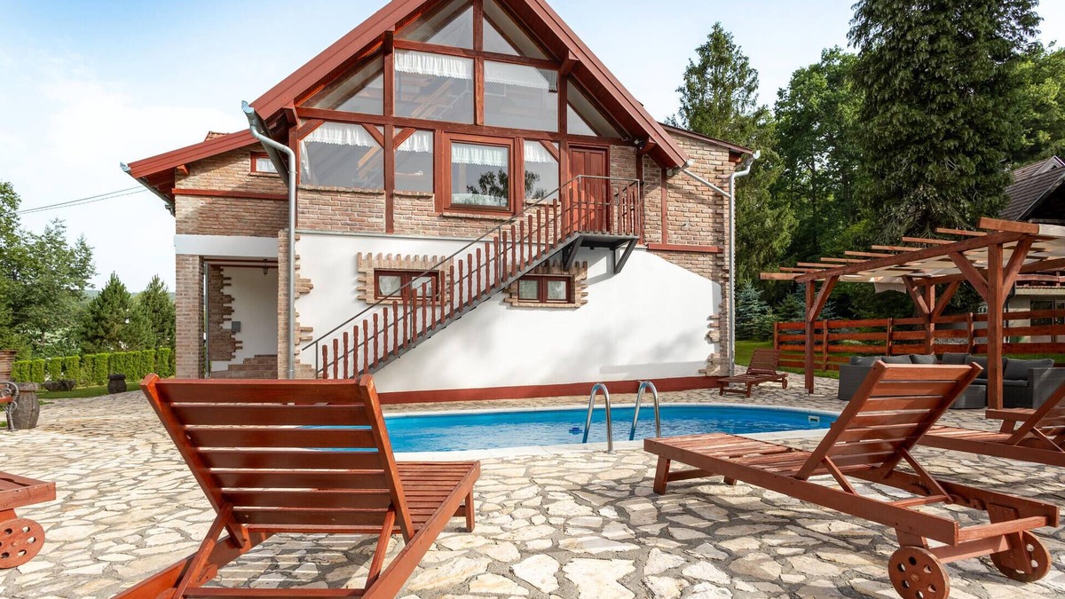 Brestovac House | Awesome home in Novo Zvecevo with sauna