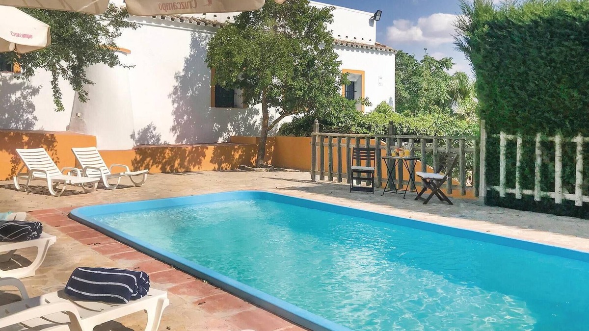 Osuna House | Awesome home in Osuna