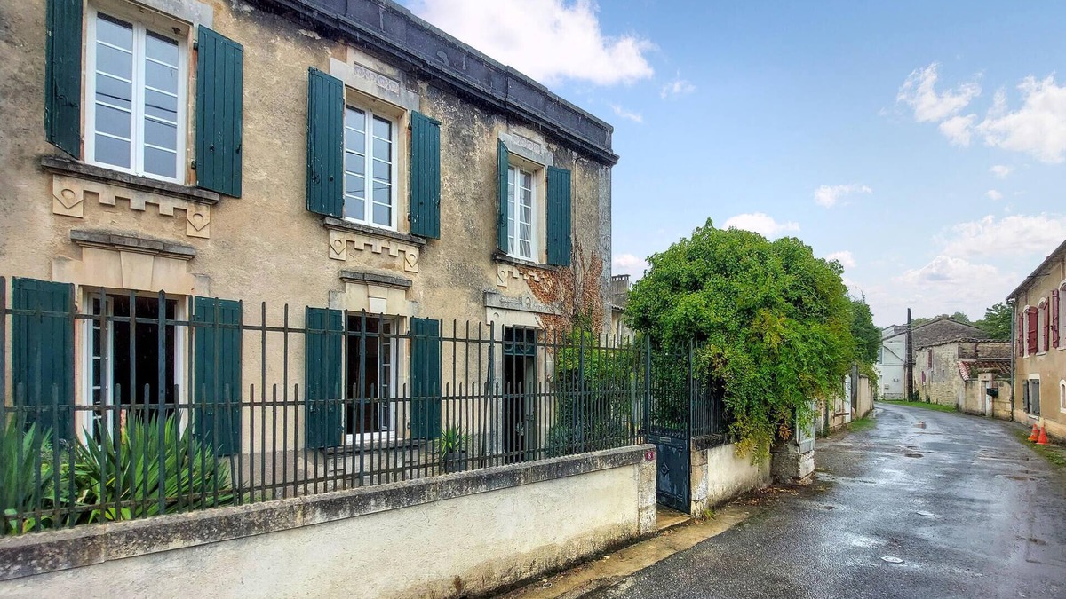 Saint-Simon House | Awesome home in Saint-Simon with WiFi