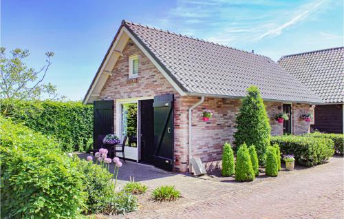 Udenhout House | Awesome Home In Udenhout With Wifi