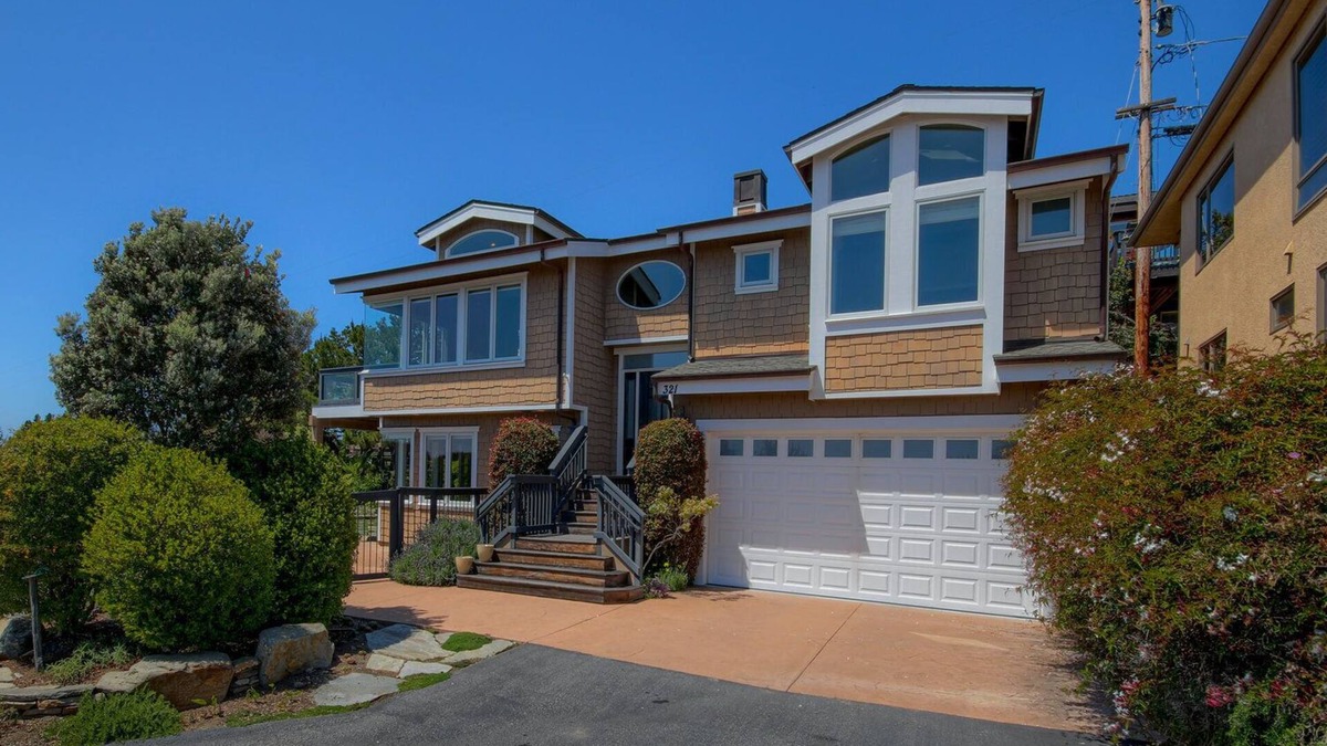 Happy Hill House | Awesome House, Awesome Views