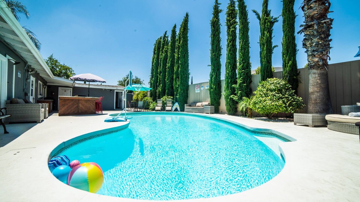 West Hills House | Awesome House w/Heated Pool