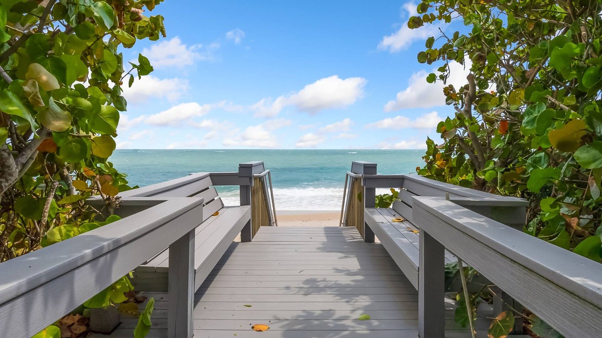 South Beach House | Awesome pool house just steps from the beach on the island in Vero!