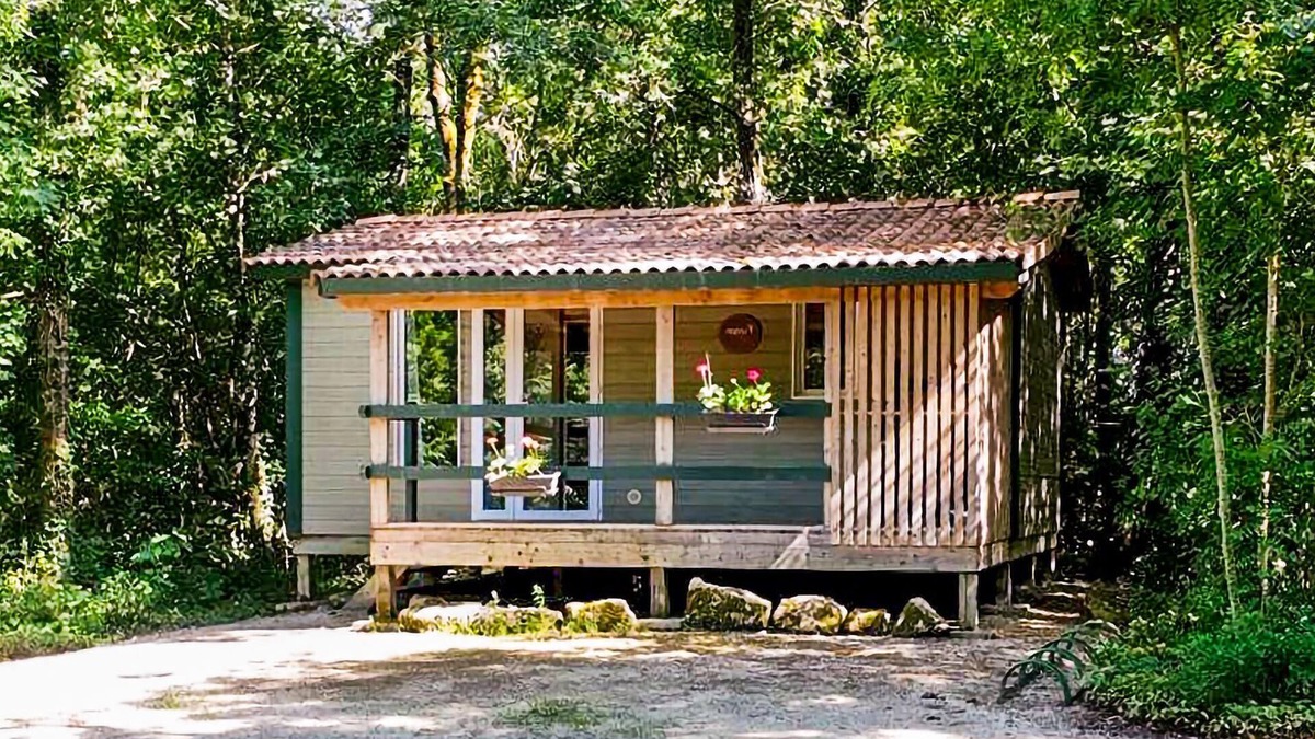 Chef-Boutonne House | Awesome (sta)caravan in CHEF-BOUTONNE