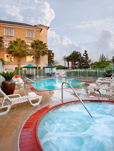 Platinum Triangle Hotel | Ayres Hotel Anaheim