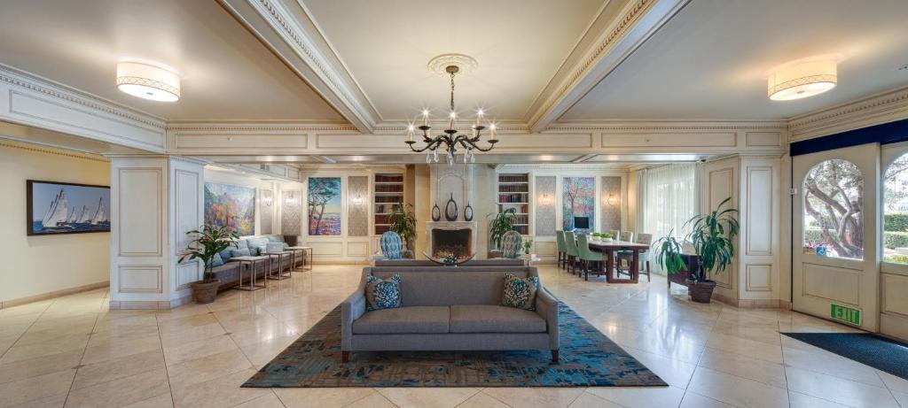 Seal Beach Hotel | Ayres Hotel Seal Beach - Cypress