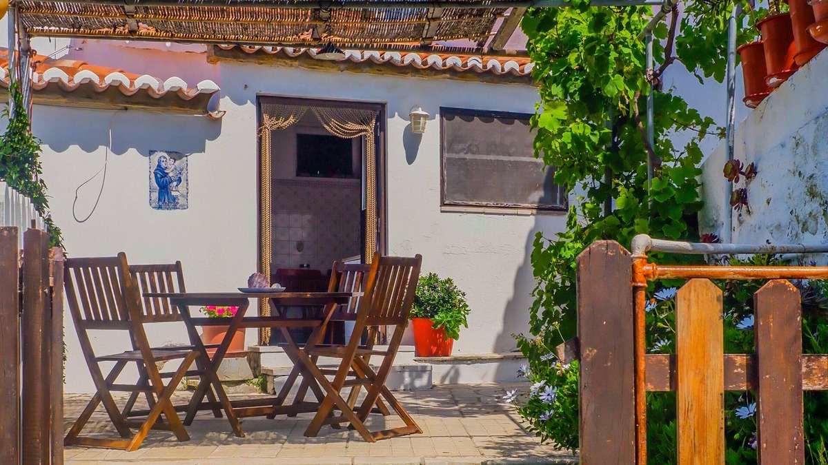 Azenhas do Mar Cottage | Azenhas Rustic Beach House