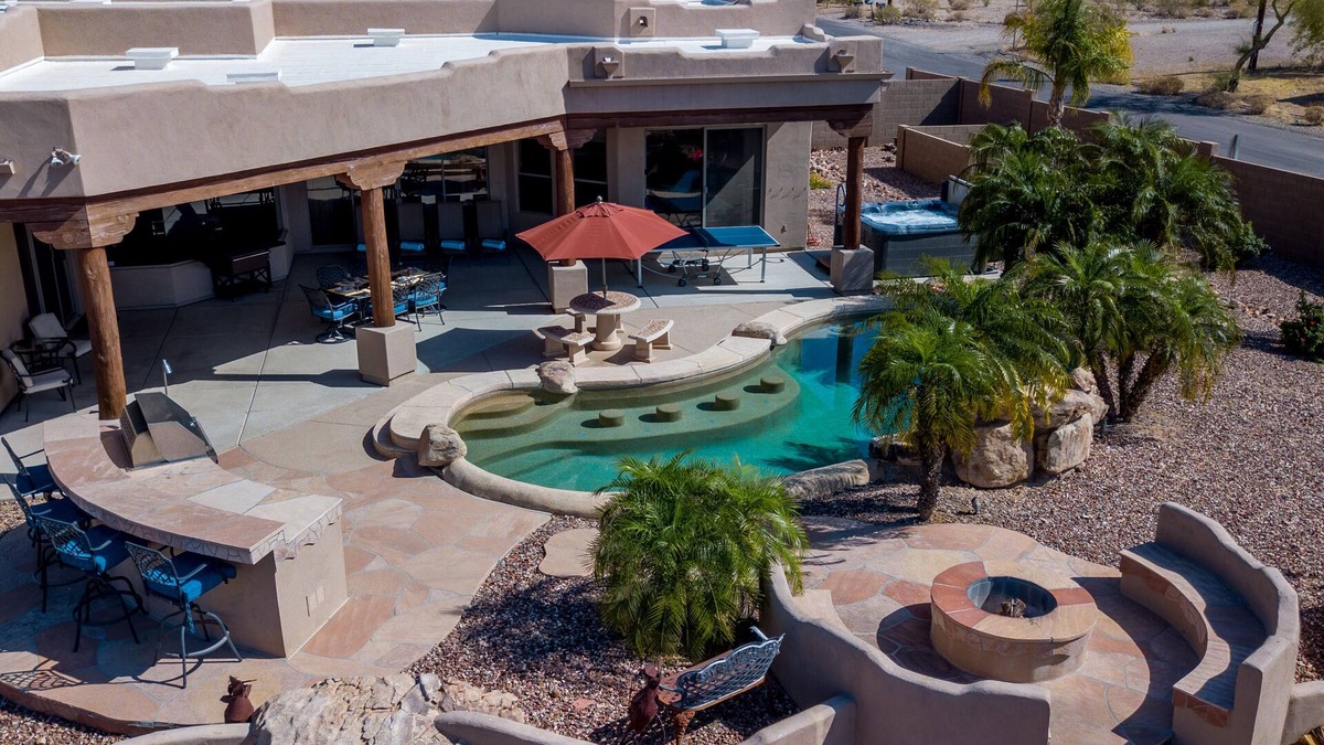 Peoria House | AzFunVacation -Pool, Hot Tub, Games, Private Space away from neighbors 1.3 Acre+