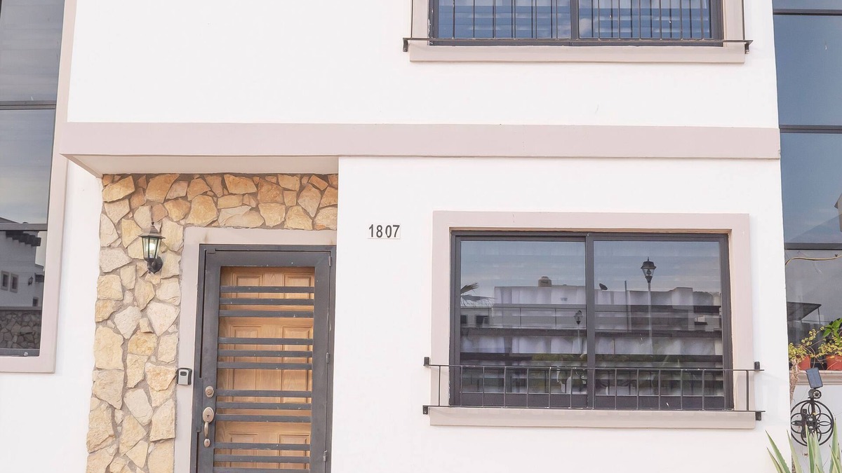 Cerritos Apartment | Azul Marino