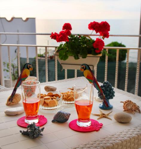 Marina di Caronia Apartment | Azuleja casa sul lungomare con terrazzo vista mare