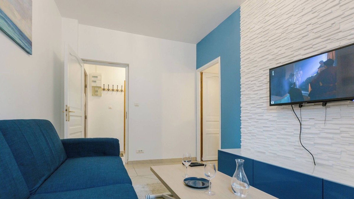Cronenbourg Est Apartment | Azur 2-room fully-equipped apartment in Strasbourg in a quiet neighborhood.