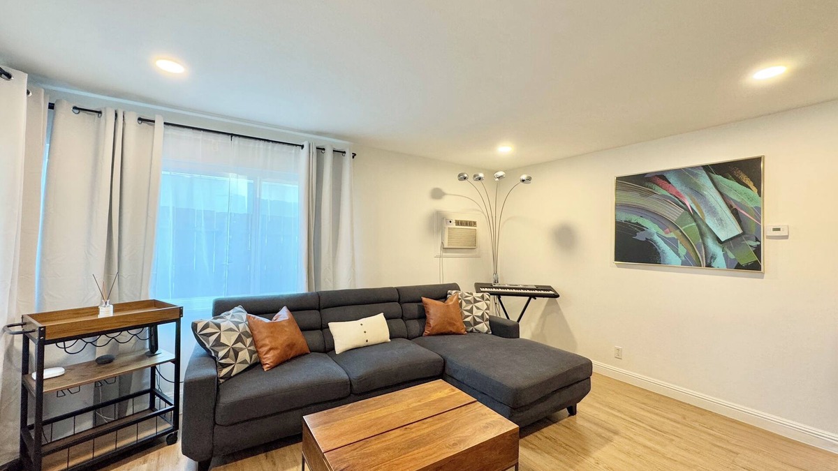 Concord House | Azure Abode with Wifi/AC Near Napa, SF, Hospitals & Bay Area!