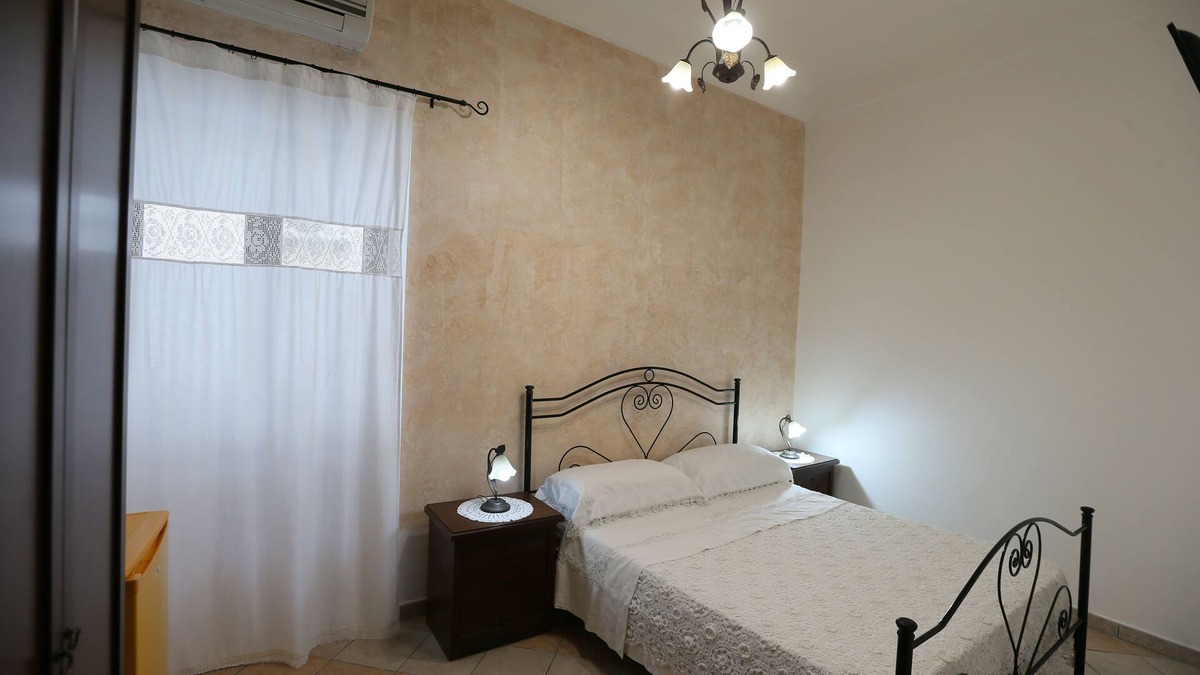 San Simone Bed & Breakfast | B&B 'A casa di Silvia': Family Welcoming and Relaxation near Gallipol, Salento