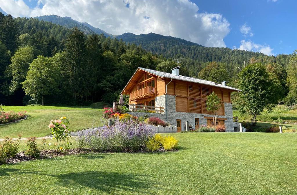 Strembo Bed & Breakfast | B & B Chalet Plan