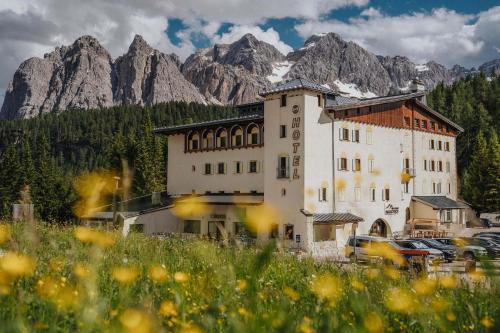 Cortina d'Ampezzo Hotel | B&B Hotel Passo Tre Croci Cortina