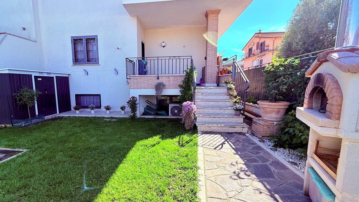 Zona XXXII Acilia Nord Bed & Breakfast | B&B La Fenice Rome - Fiumicino. Close to the center of Rome and the airport.