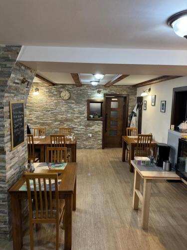 Jezerce Bed & Breakfast | B&B Millenium House