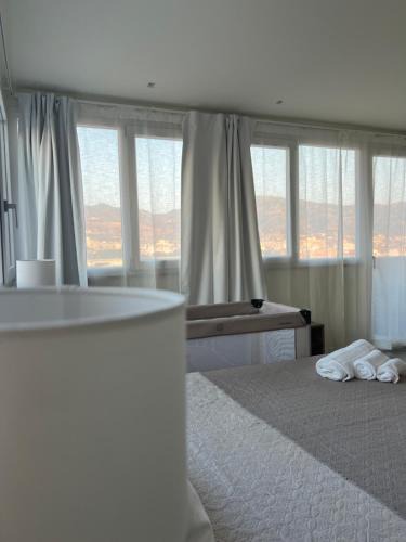 Gallico Marina Bed & Breakfast | B&B Penthouse
