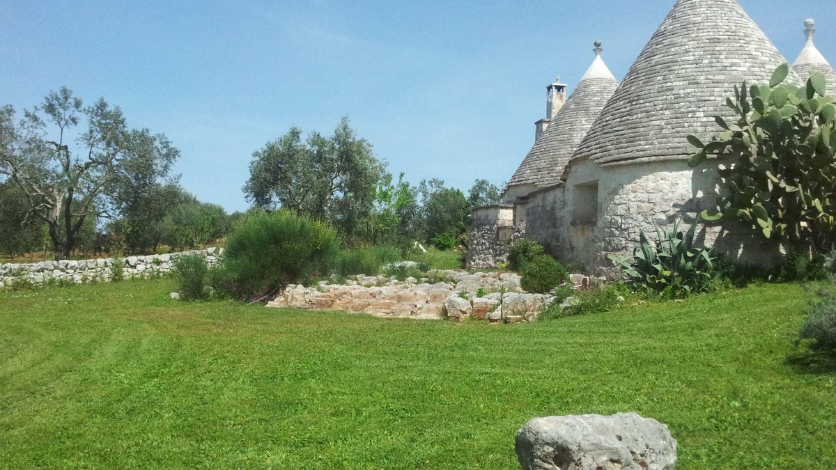 Specchiaruzzo Bed & Breakfast | B & B The Owl. Trulli and Nature. Trullo The Lemon