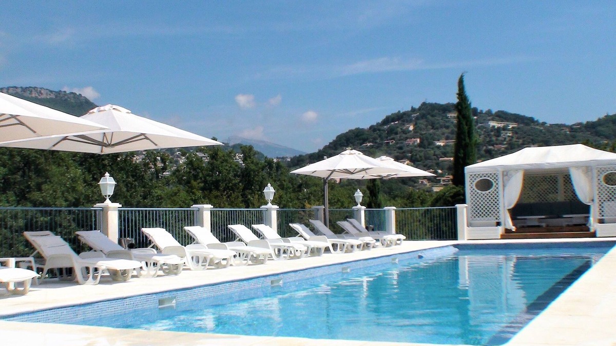 Grasse Bed & Breakfast | B&B With Charm - Quiet With Kitchen & sw Pool
